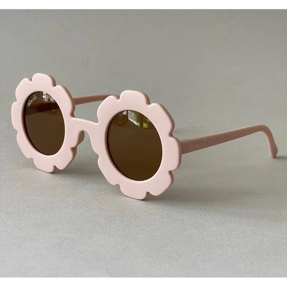 Ali + Oli | Kids Flower Power Sunglasses in Pink - Picture 5 of 6